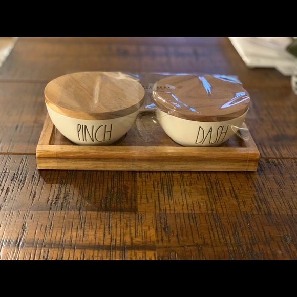 RAE DUNN pinch & dash bowl w wooden lid - Picture 3 of 4